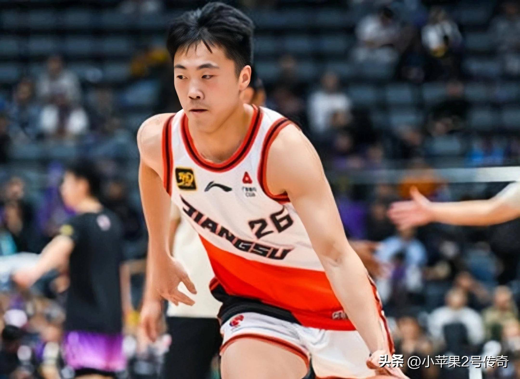 江苏男篮战胜四川男篮，取得季后赛关键胜利